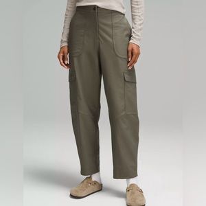 Lululemon Light Utilitech Cargo Pocket High-Rise Pant